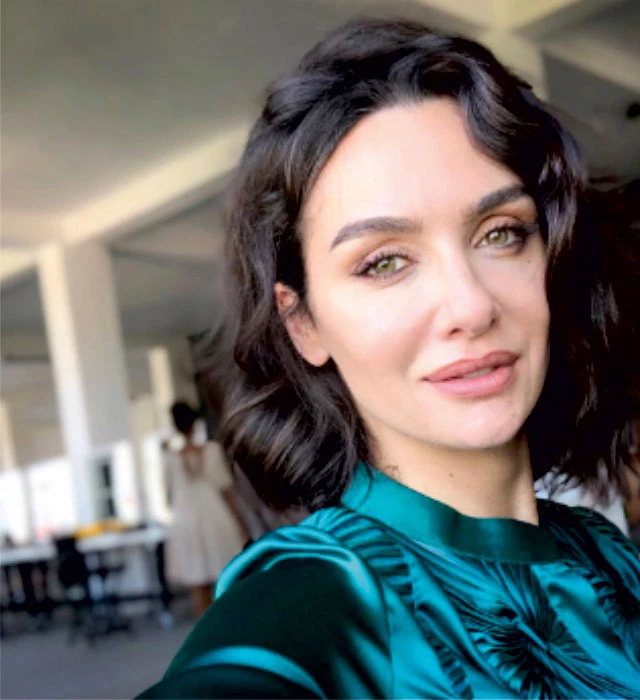 birce akalay 4