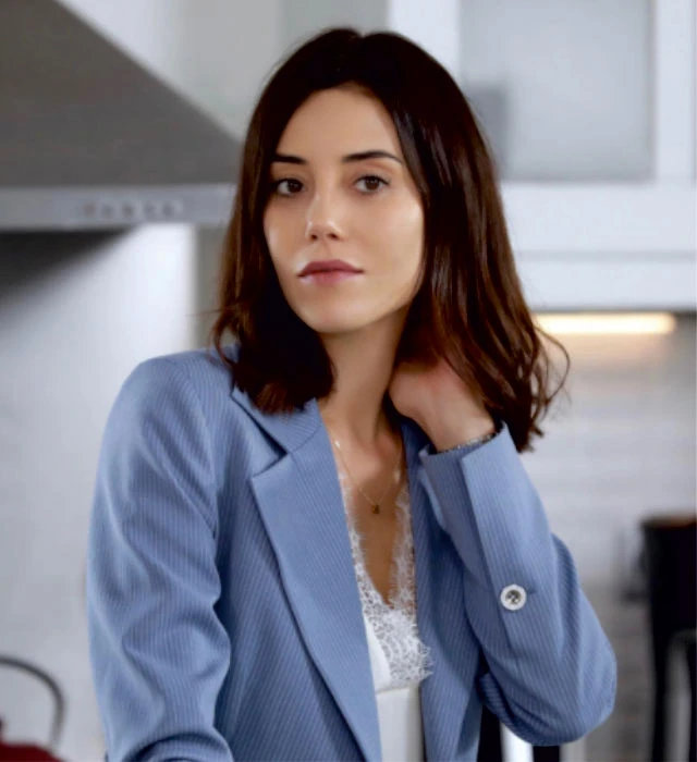 cansu dere 2