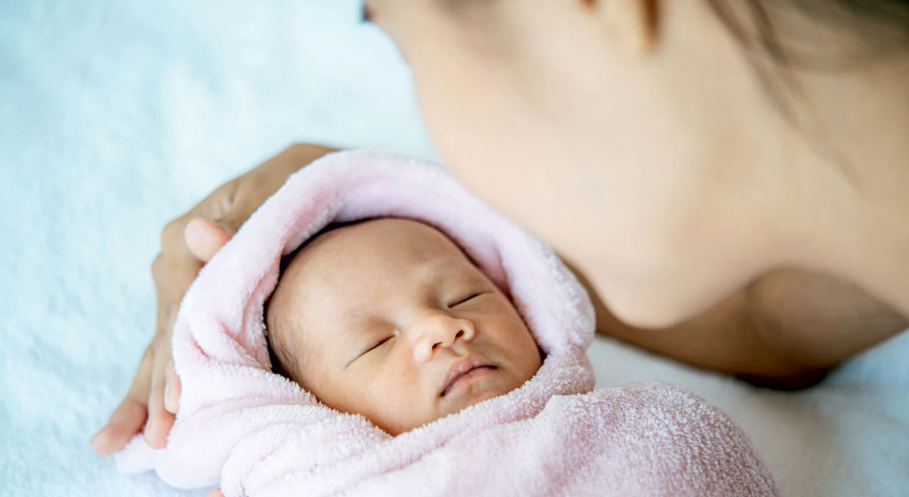 uyuyan bebek ve sarilik olan bebek uykudan nasil uyandirilir 8 kesin cozum 1