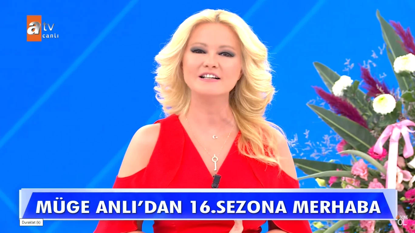 muge anlinin kizi lidya bilgi yarismasinda ortaya cikti 2