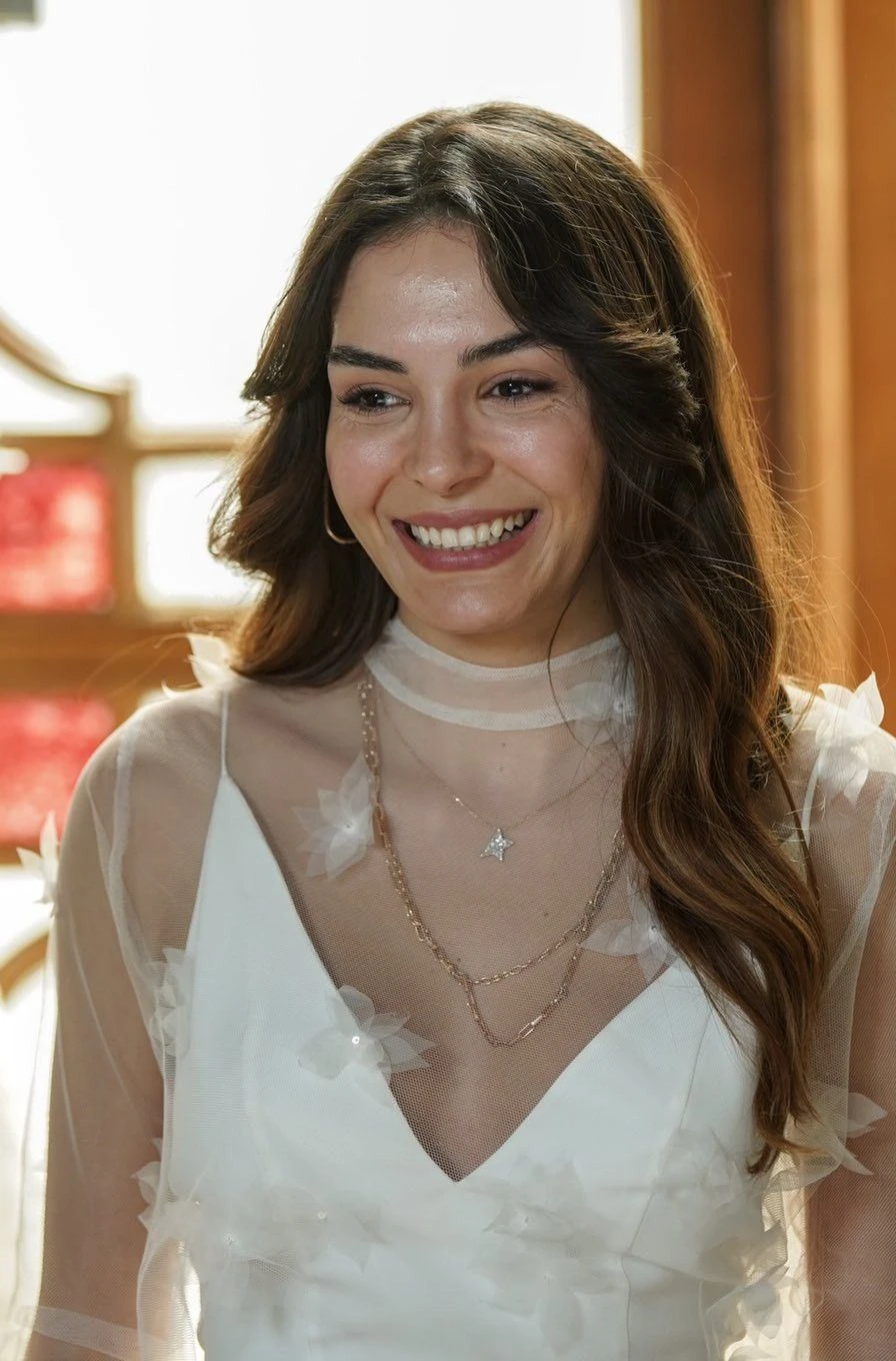 ebru sahin sac rengi ve modelleri 19