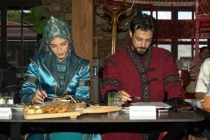 Orhan Bey'in kardeşi ortaya çıktı! Fatma Hatun rolüyle Cemre Gümeli Kuruluş Orhan'ı sallayacak 4 0x0 kurulus orhanin okuma provalari tamamlandi 1758216134197