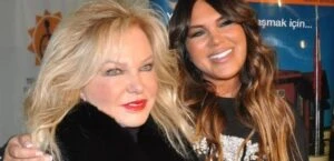 Seren Serengil'in annesi yoğun bakıma kaldırıldı! Seren Serengil haberi böyle duyurdu 9 0x0 nevin teoman kizi seren serengile dava acti 1668763829626