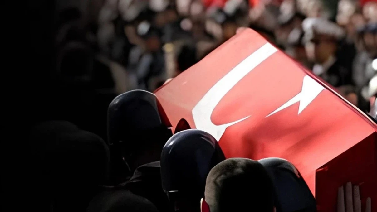 Ayşe Barım paylaşımı yapan ünlülere sert tepki! 12 şehidimizi paylaşmadılar bile... 9 1 1413