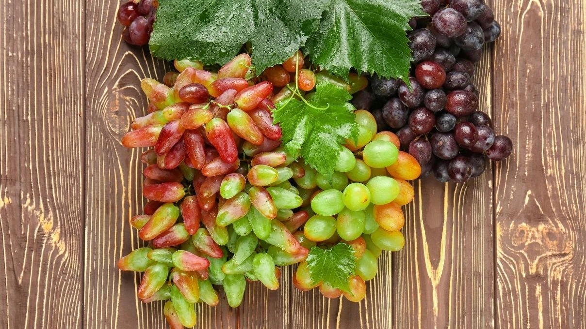 Masa altında 12 üzüm ne zaman yenir? 12 üzüm yemenin anlamı nedir?