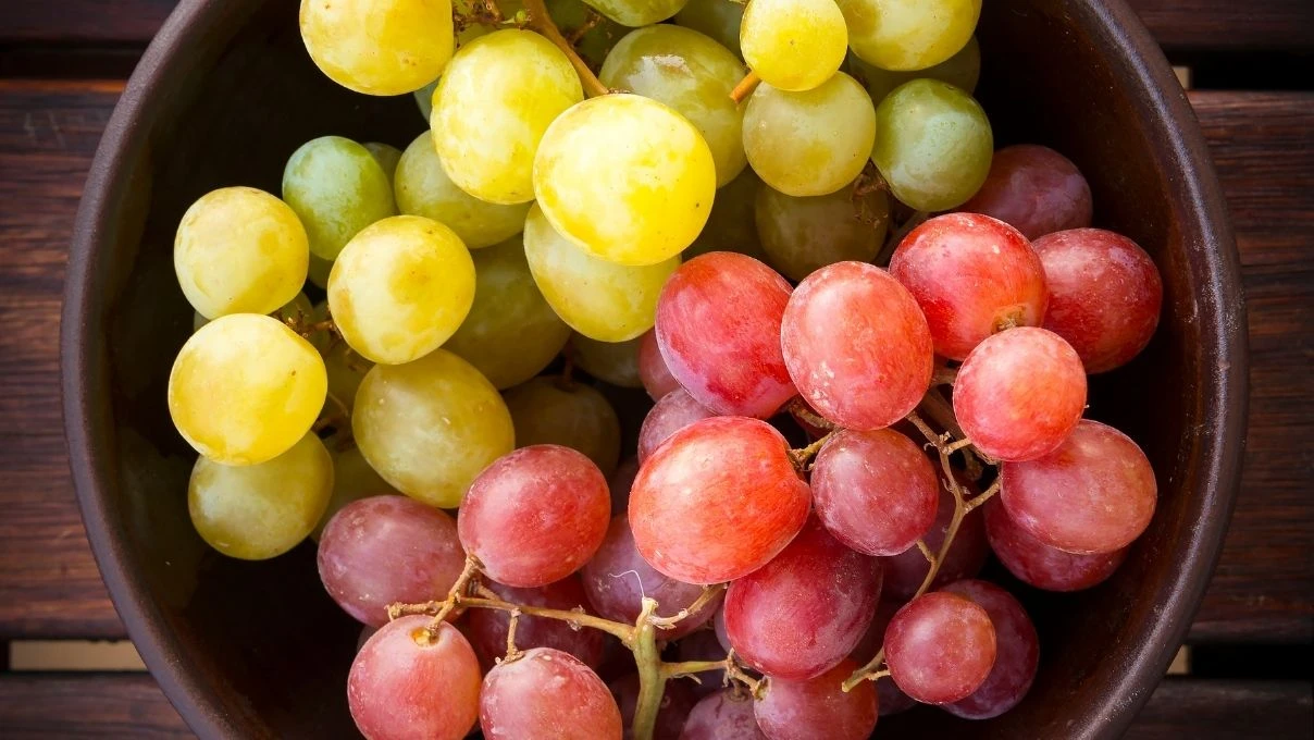 Masa altında 12 üzüm ne zaman yenir? 12 üzüm yemenin anlamı nedir?