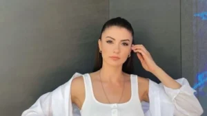1200x675 meger burcu ozberkte estetigin dibine vurmus oyuncu burcu ozberkin hayranlari yikildi 1712211517267