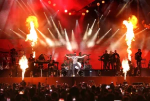 1526168595 TarkanKonser 2