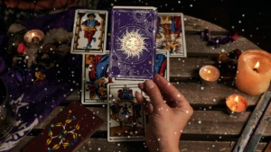 Günlük tarot açılımı 15 Haziran 2025! Geçmiş seni tutmuyor zihnin açılıyor