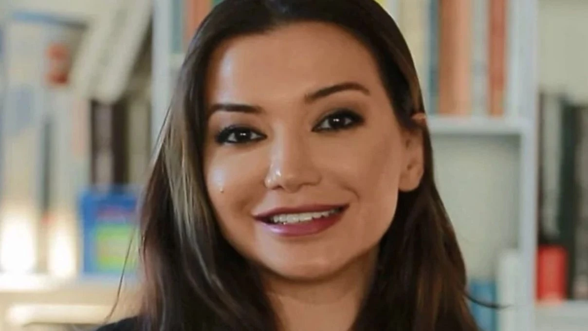 Ünlü Psikolog Esra Ezmeci kimdir, kaç yaşında, evli mi? İşte Esra Ezmeci’nin özel hayatı ve kitapları…