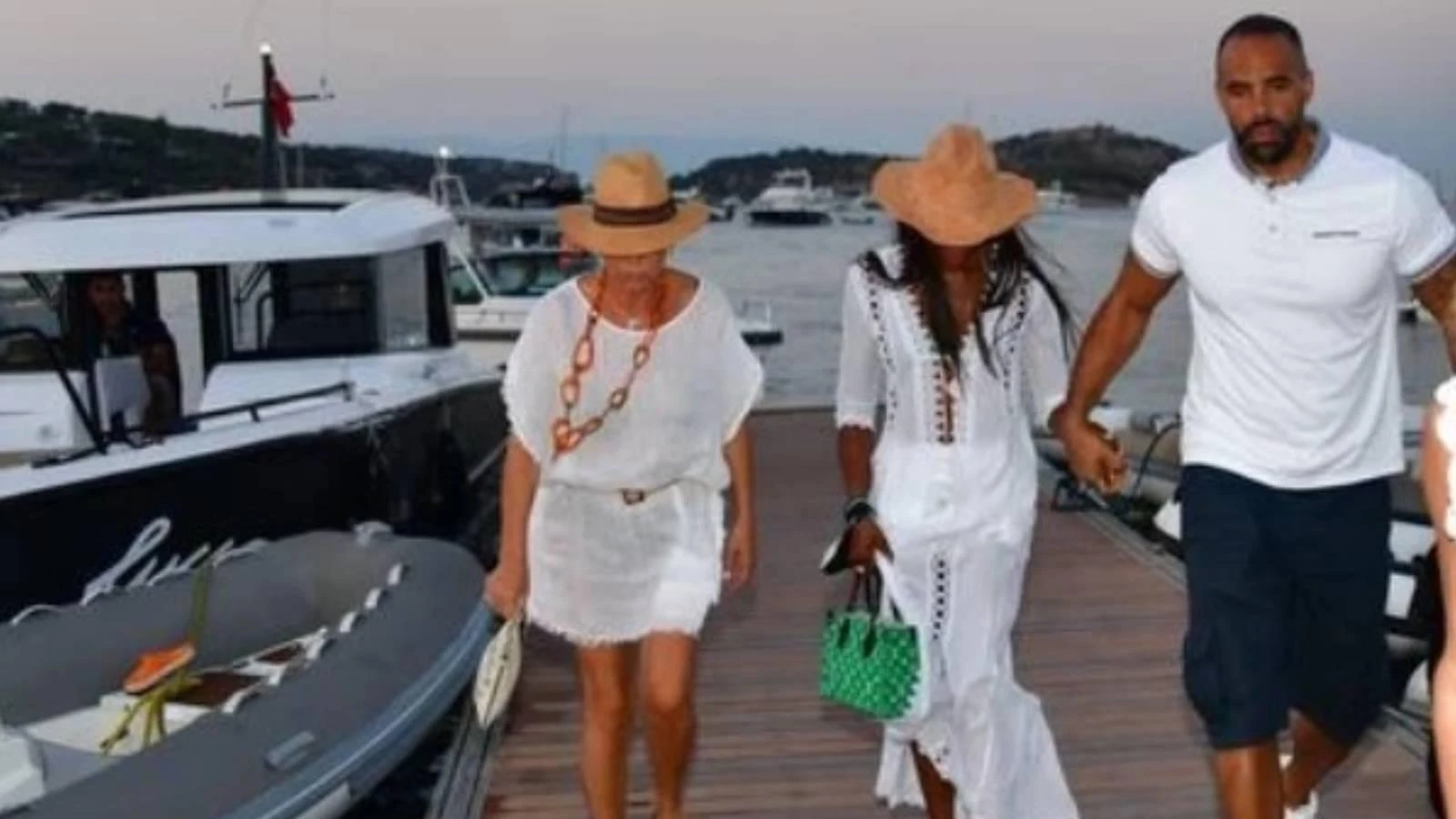 Basından kaçamadı! Naomi Campbell'ın panik anları 12 basindan kacamadi naomi campbell in panik anlari