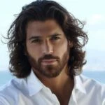 hayranlarinin gozdesi can yaman dubaili ailenin 1 milyon euroluk teklifini reddetti