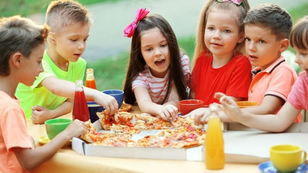 Çocukların vazgeçilmez yemeği olacak! Sebzeli pizza