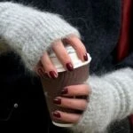 2026 yılına damga vuracak tığla yapılan örgü eldiven modelleri!