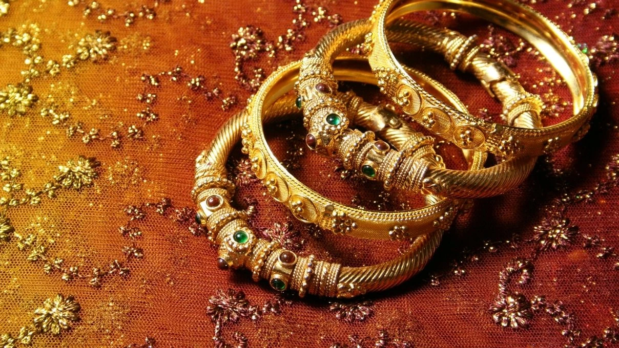 Bilimsel olarak kanıtlandı! Kadınlar neden altın sever?