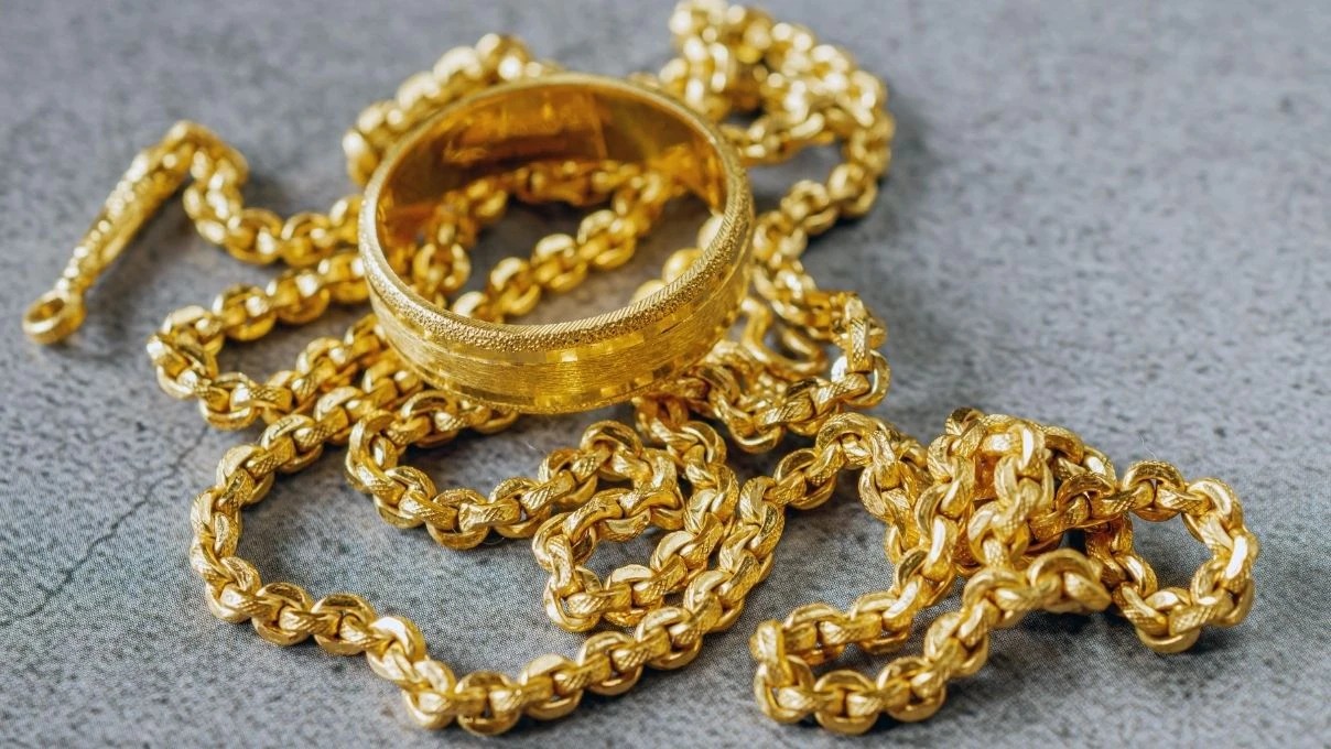 Bilimsel olarak kanıtlandı! Kadınlar neden altın sever?