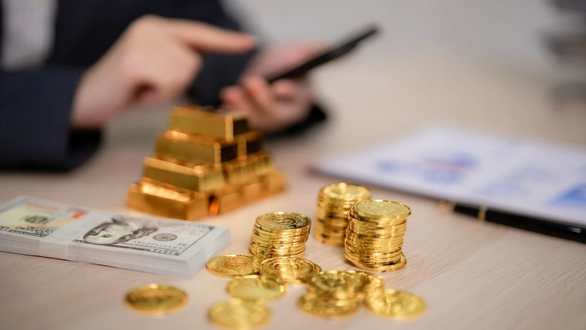 Yatırımcı isimlerden kadınlara uyarı! Gram altınları yılbaşından önce alın