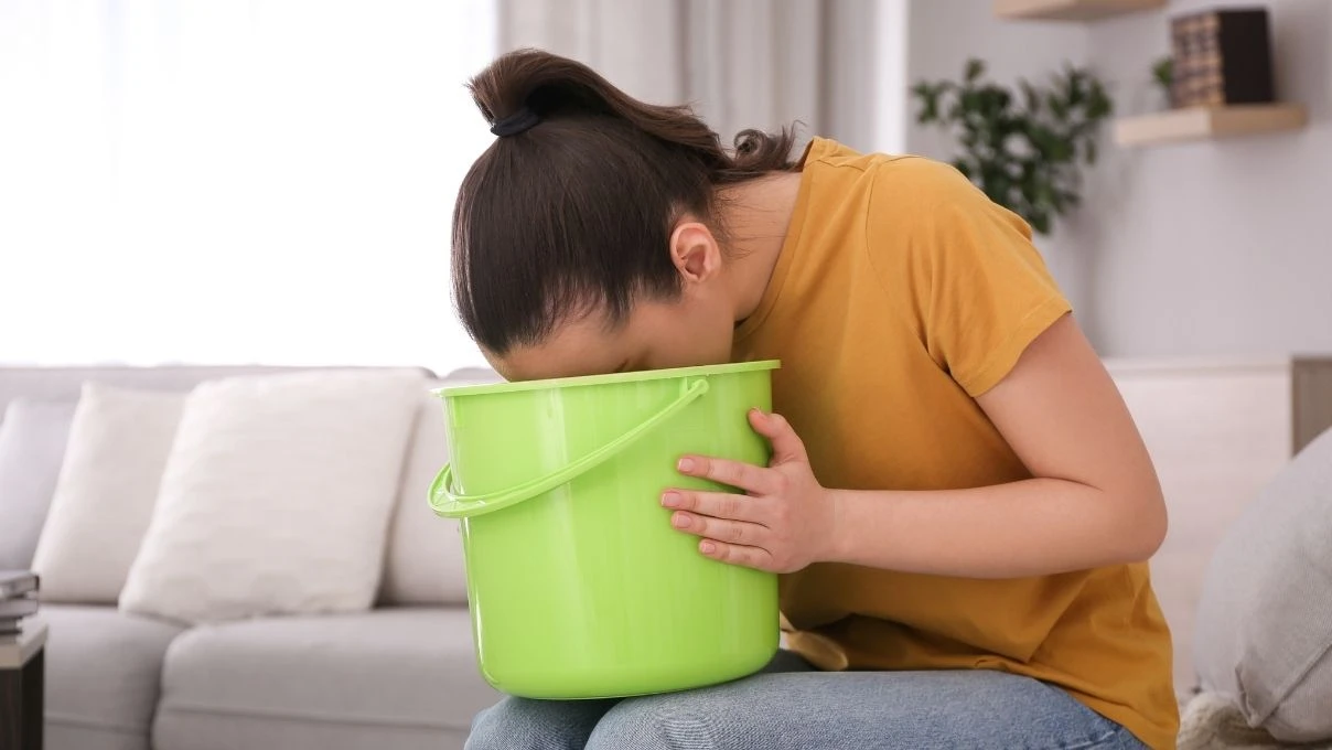 En kolay kusturma yöntemleri! Kusmak için neler yapılır?