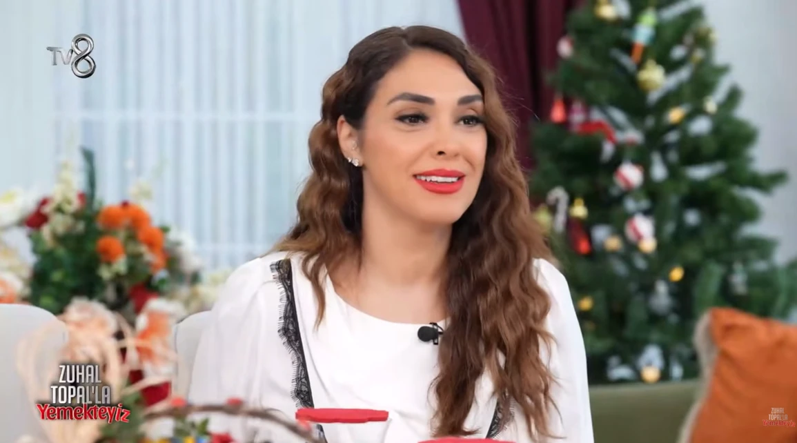 Zuhal Topal'la Yemekteyiz Halime Sargan kimdir, kaç yaşında? Yemekteyiz Halime Sargan aslen nereli? 8 Ekran goruntusu 2025 12 29 192014