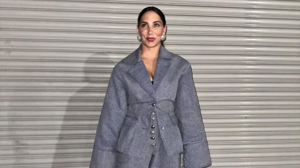 Ezgi Karayel Oyku Karayel ile karistirilmasina isyan etti Karayel kardeslerin benzerlikleri olay oldu