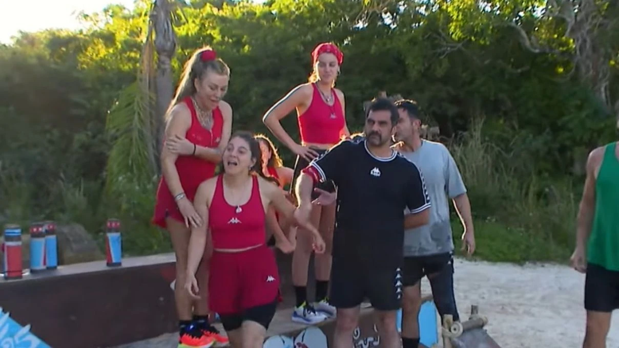 Gonulluler takimindan MMA dovuscusu Ramazan Milli boksor Seren Ay Cetine agir ithami Seren Ay Cetini arkadaslari zor tuttu