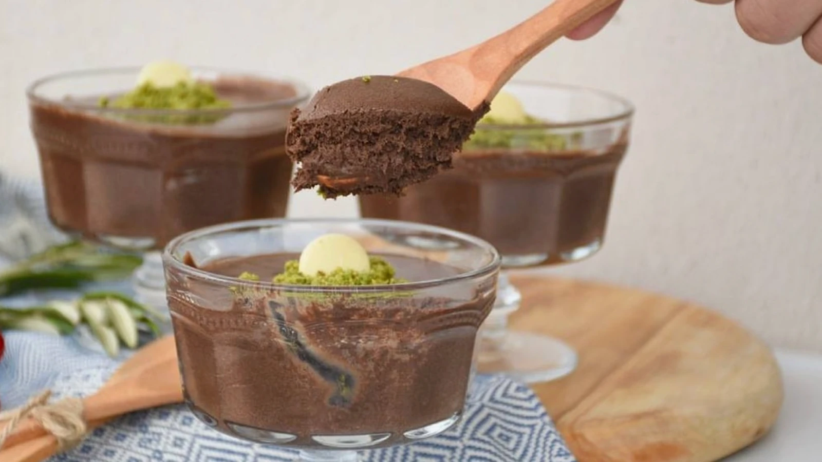 MasterChefte cikolata sevenlerin bayilarak yiyecegi tarif Kilo almaktan korkanlar yanasmasin kasik kasik yediriyor