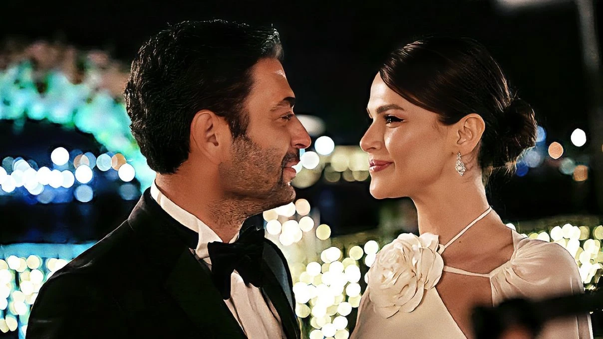 Bakan Ersoy’un katıldığı davette Sinem Ünsal damga vurdu! Önce bacak bacak üstüne attı sonra...