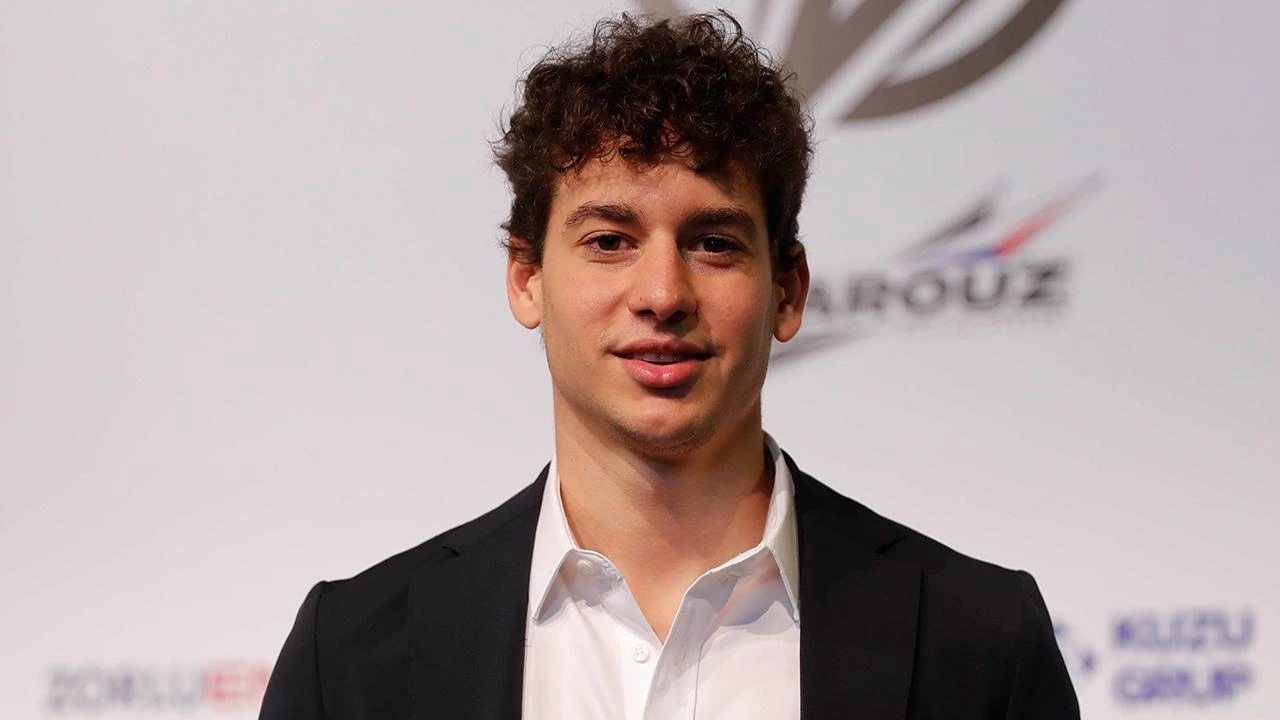 Güller ve Günahlar'ın Zeynep'i Cemre Baysel ile Türk yarış pilotu Cem Bölükbaşı aşk yaşıyor! Gözden kaçmayan detay 7 cem bolukbasi dha 1744048