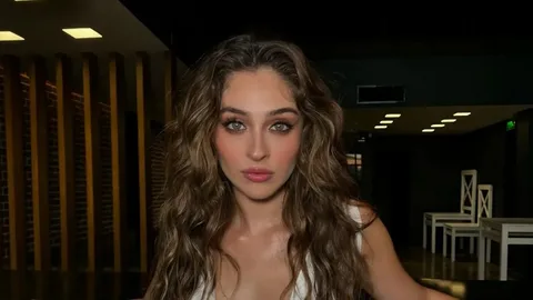 Güller ve Günahlar'ın Zeynep'i Cemre Baysel ile Türk yarış pilotu Cem Bölükbaşı aşk yaşıyor! Gözden kaçmayan detay 9 i 14