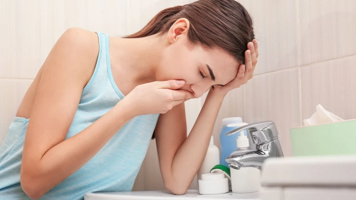 En kolay kusturma yöntemleri! Kusmak için neler yapılır?