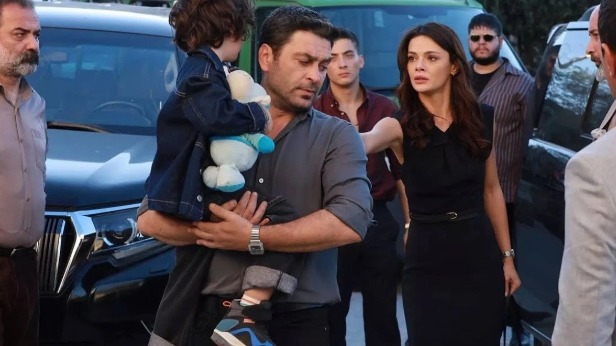 Uzak Şehir dizisinin senaryosu ile yıllar öncesine ait çıktı! Sosyal medyada gündem olan paylaşım dikkat çekti