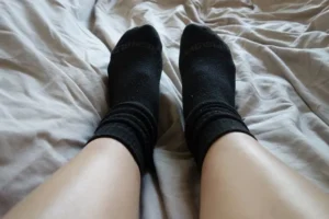 Ayak tabanındaki egzamanın asıl nedeni! Çoraplara dikkat