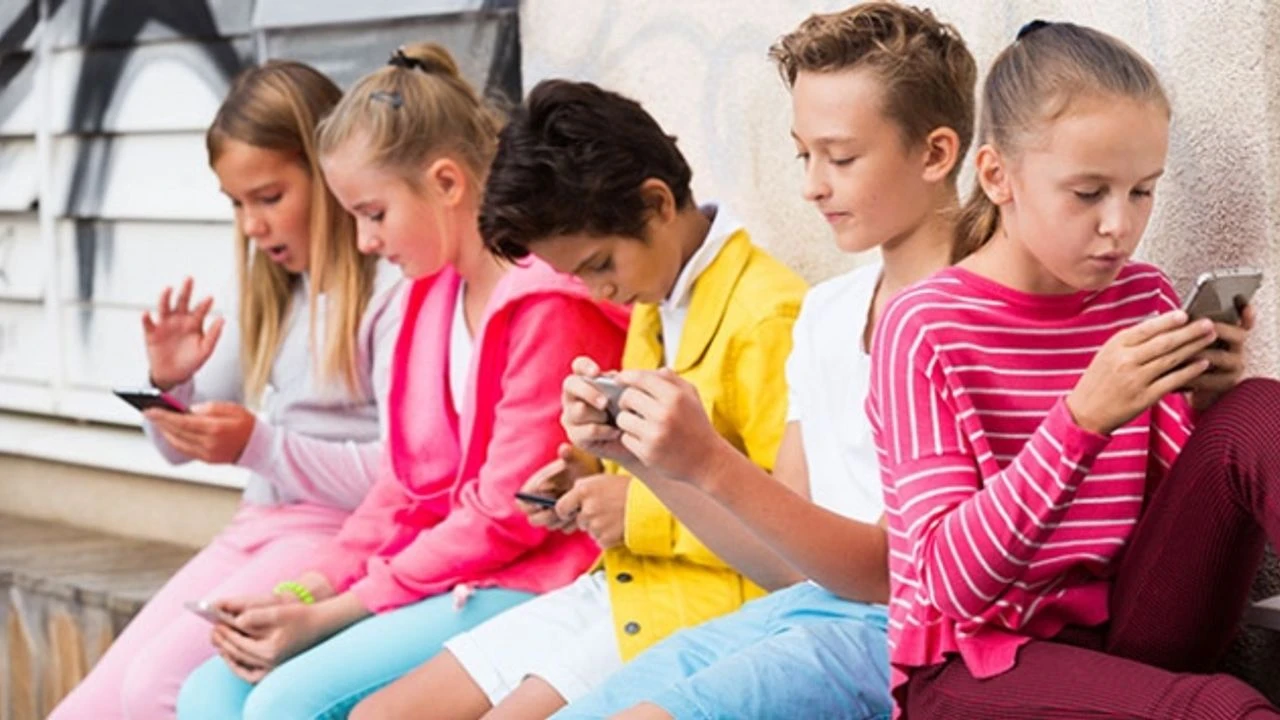 15 yaş altına sosyal medya kısıtlaması yolda! Çocuklar sosyal medyaya giremeyecek mi? 7 915997