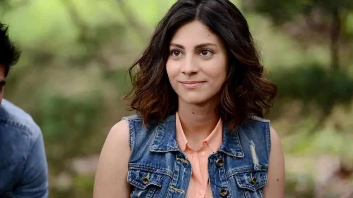 A.B.İ. dizisinin Gülüşan’ı Tuğçe Açıkgöz kimdir kaç yaşında nereli? Tuğçe Açıkgöz hangi dizilerde oynadı? 6 A.B.I DIZISININ GULUSANI KIMDIR