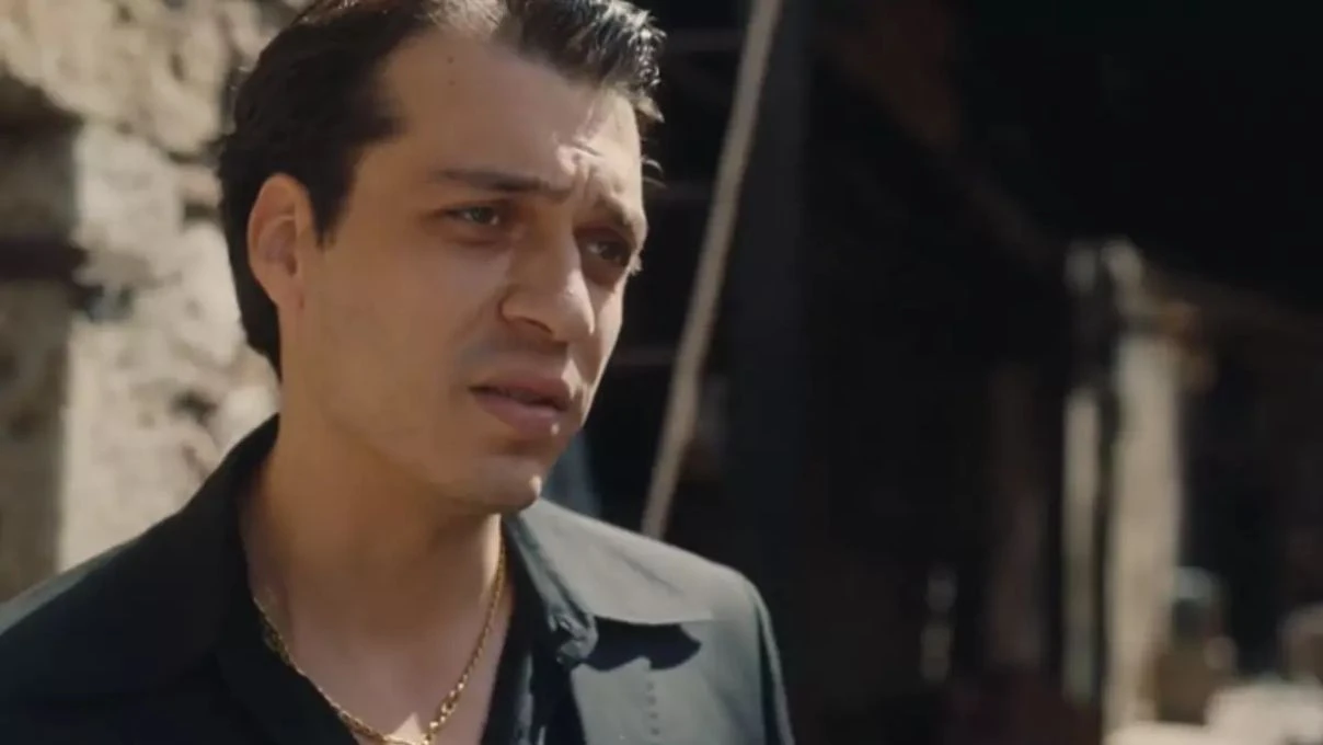 A.B.İ. dizisinin Fikret’i kimdir? Ali Önsöz kimdir kaç yaşında hangi dizilerde oynadı? 5 ALI ONSOZ HANGI DIZILERDE OYNADI