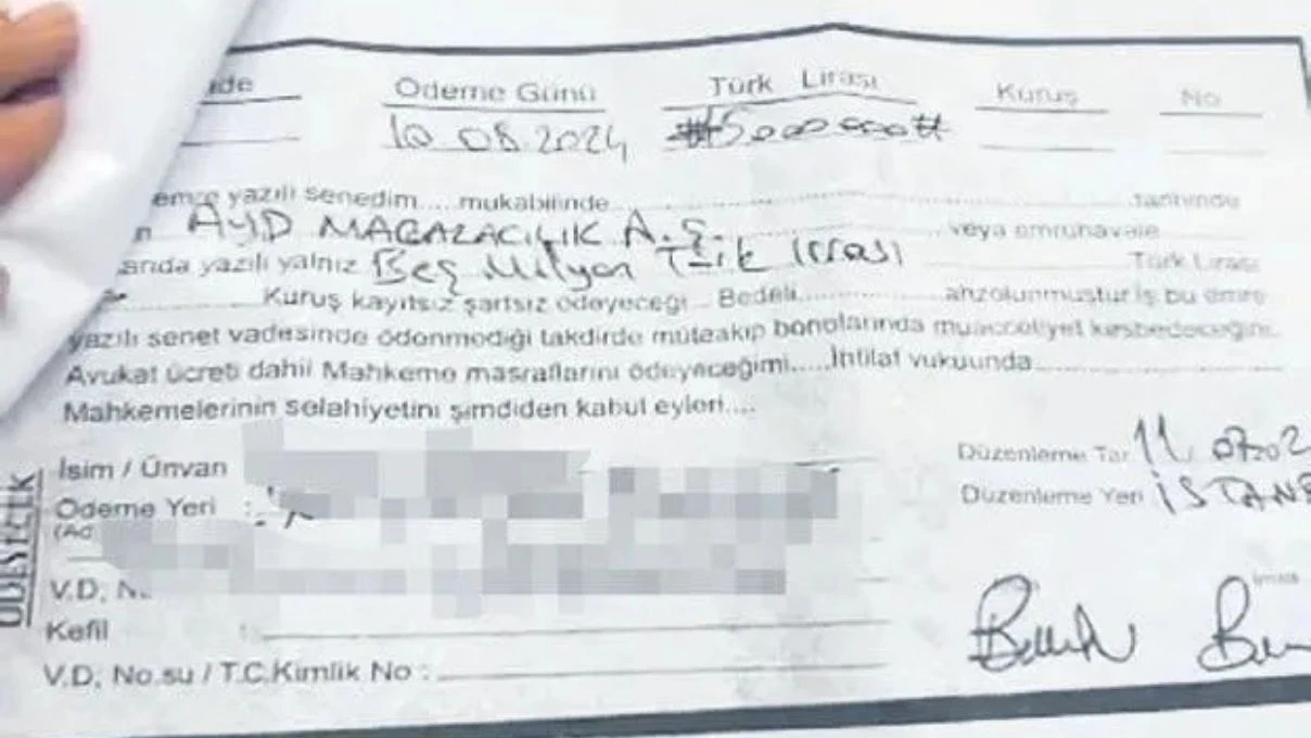 Ferdi Tayfur’un kızı Tuğçe Tayfur dolandırma iddialarıyla gündem oldu! Vatandaşlar adliyenin yolunu tuttu