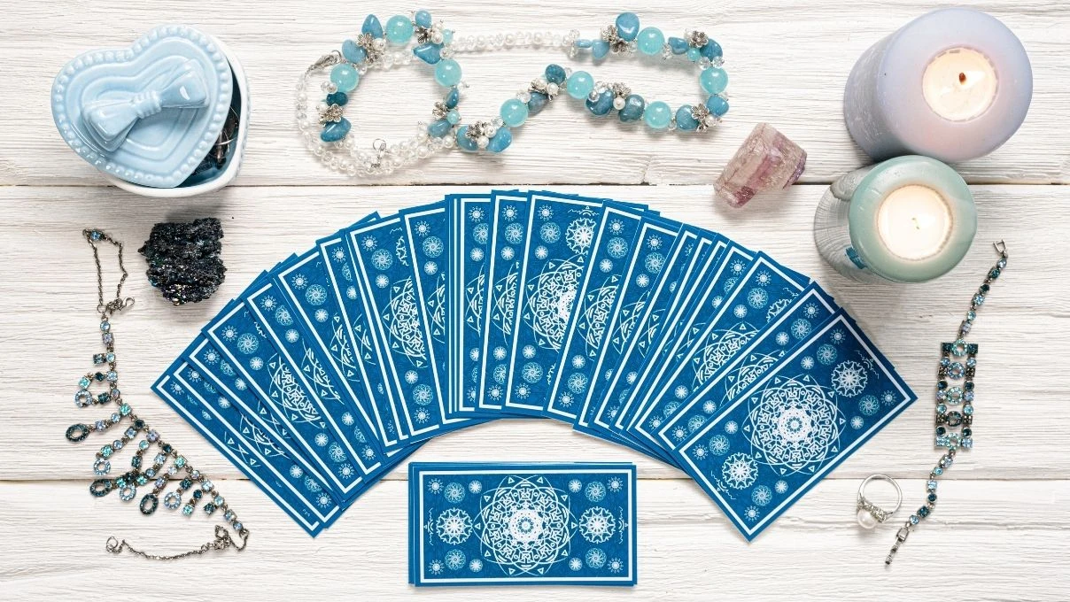 Günlük tarot kart açılımı 2 Ocak 2026! Kafa karışıklığına geçit vermeyin 