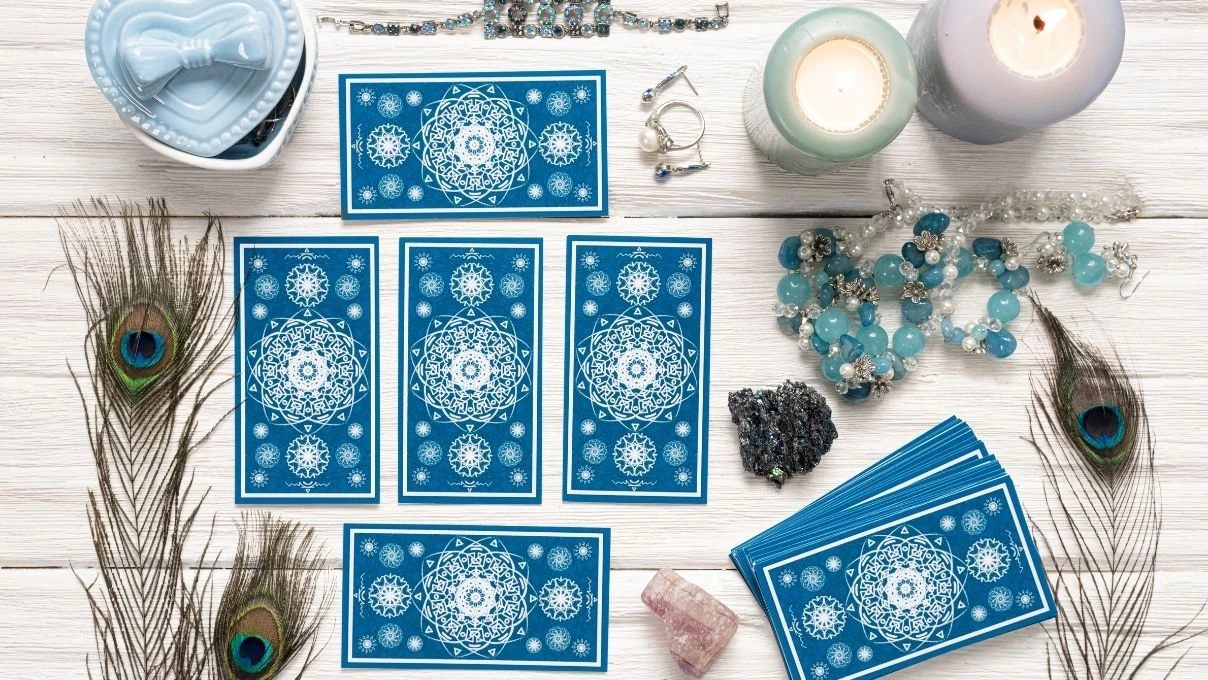 Günlük tarot kart açılımı 2 Ocak 2026! Kafa karışıklığına geçit vermeyin