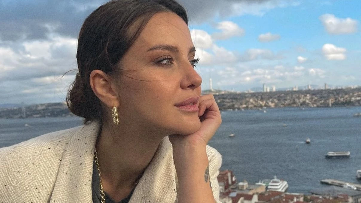 İrem Helvacıoğlu’nun boşanma iddiaları güçlendi! Yeni yılda kızıyla yalnız kaldı 4 İrem Helvacıoğlu’nun boşanma iddiaları güçlendi! Yeni yılda kızıyla yalnız kaldı