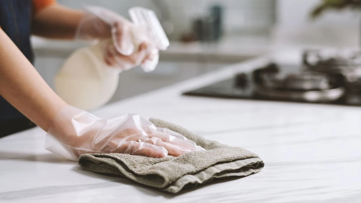 Mutfak tezgahına çamaşır suyu dökmeden bir kez daha düşünün!