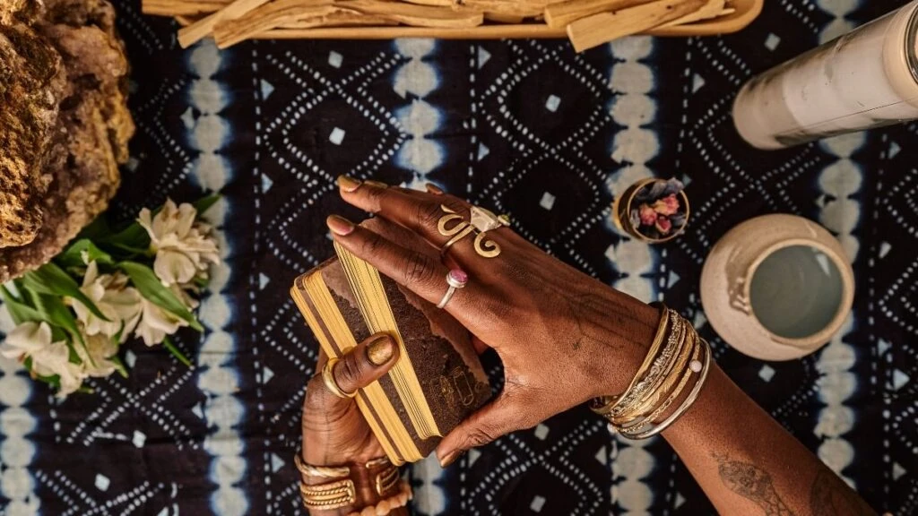 Günlük tarot kart açılımı 7 Ocak 2026! Bekleyen fırsatlar hayatınıza güneş gibi doğuyor