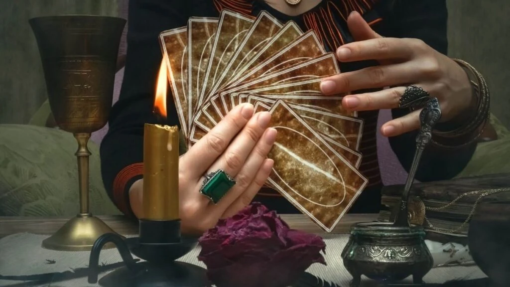 Günlük tarot kart açılımı 8 Ocak 2026! Duygusal derinleşme ve yeni başlangıçlar ana tema