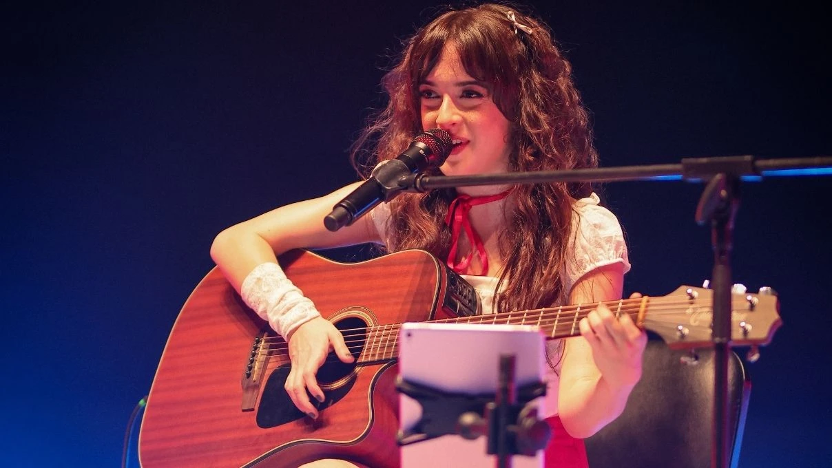 Melis Fis’ten büyük başarı! Genç isim 1 yılda 81 ilde konser verdi 4 Melis Fis’ten büyük başarı! Genç isim 1 yılda 81 ilde konser verdi