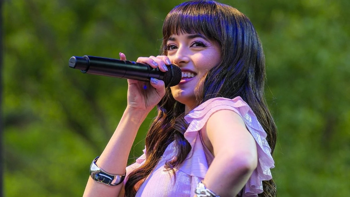 Melis Fis’ten büyük başarı! Genç isim 1 yılda 81 ilde konser verdi 5 Melis Fis’ten büyük başarı! Genç isim 1 yılda 81 ilde konser verdi