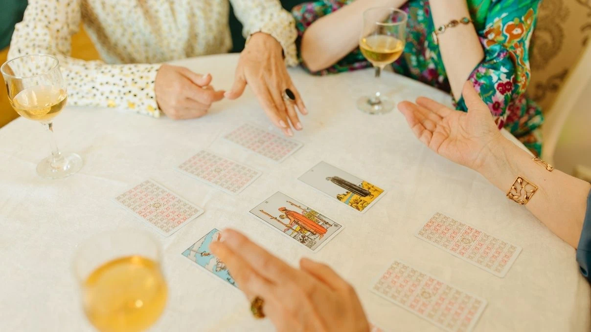 Günlük tarot kart açılımı 10 Ocak 2026! Düşünmek ve hedefe geçmek için son gün