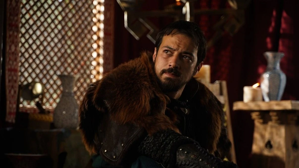 Mustafa Üstündağ Kuruluş Orhan dizisiyle ekranlara geri dönüyor! Orhan Bey’e zorlu rakip geliyor