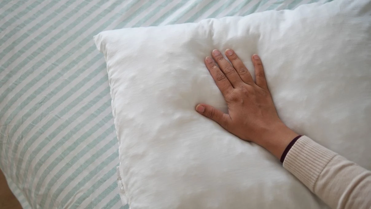 Sararmış yastık yüzlerini çöpe atmayın! Çamaşır susuz beyazlatma yöntemi 10 Sararmış yastık yüzlerini çöpe atmayın! Çamaşır susuz beyazlatma yöntemi