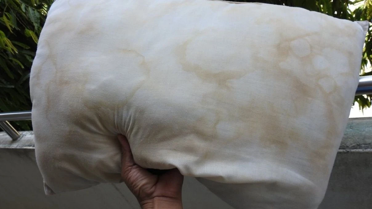 Sararmış yastık yüzlerini çöpe atmayın! Çamaşır susuz beyazlatma yöntemi 9 Sararmış yastık yüzlerini çöpe atmayın! Çamaşır susuz beyazlatma yöntemi