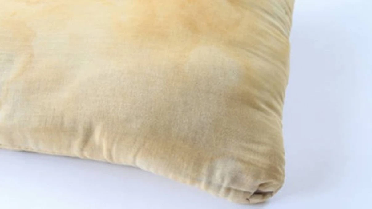 Sararmış yastık yüzlerini çöpe atmayın! Çamaşır susuz beyazlatma yöntemi 4 Sararmış yastık yüzlerini çöpe atmayın! Çamaşır susuz beyazlatma yöntemi