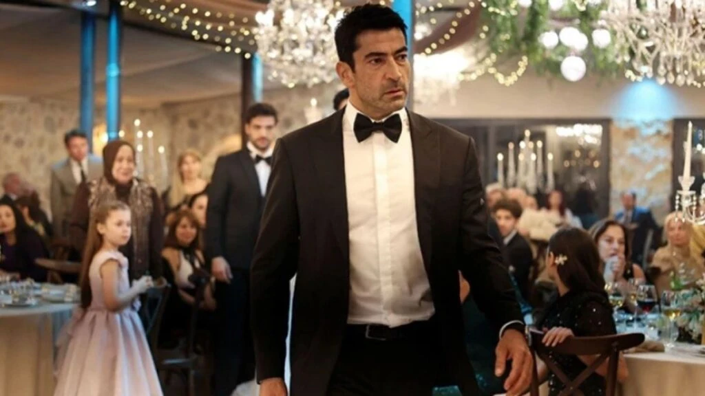 A.B.İ dizisi Kenan İmirzalıoğlu kaç yaşında? Kenan İmirzalıoğlu nereli?